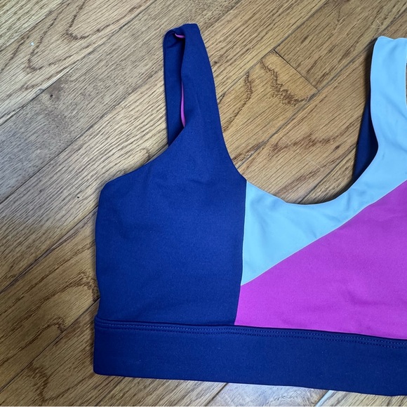 Wilo Color Block Scoop Sports Bra Navy Pink XS NEW - Picture 2 of 9